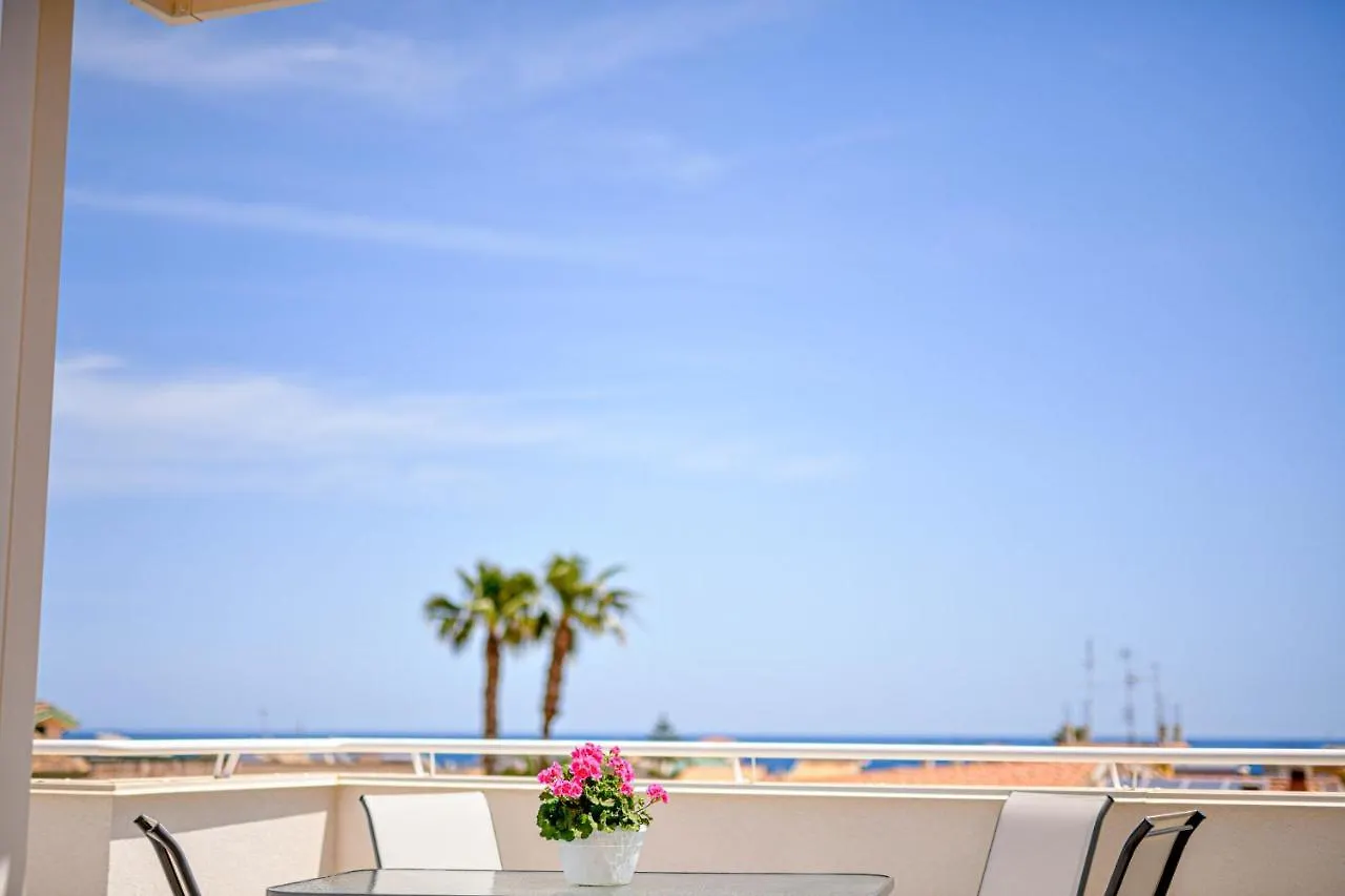 Villa Laura Charme Apartments Avola