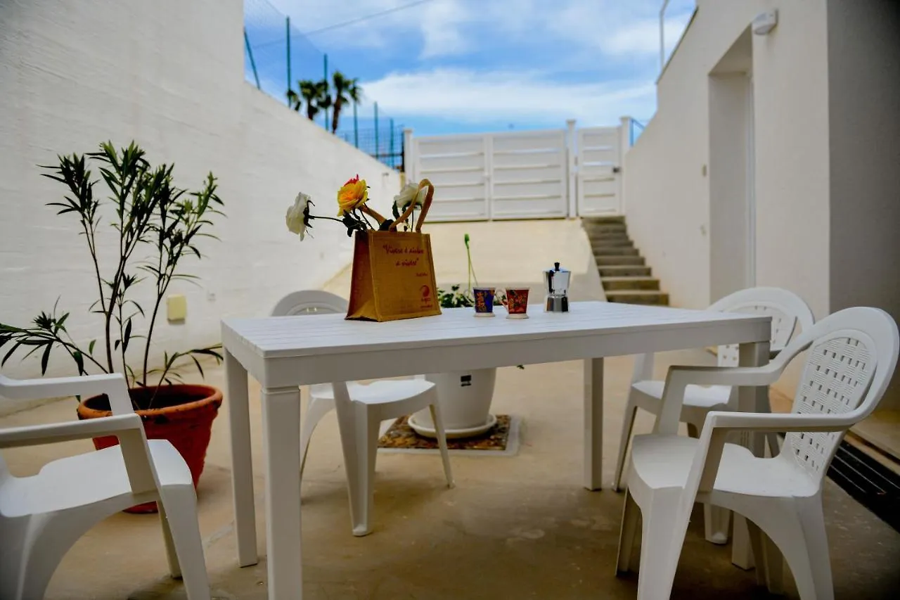 Villa Laura Charme Apartments Avola 0*,